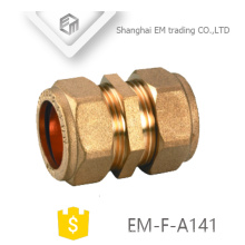 EM-F-A141 Conexión de tubería de unión de latón de conector rápido igual para tubo de pvc